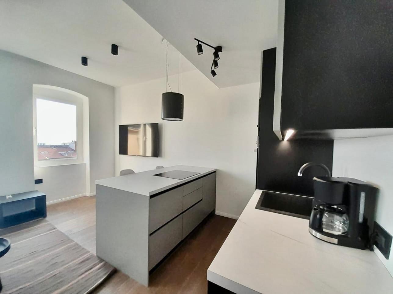 Jadabell 1 & 2 With Sea View Apartment Rijeka Exterior photo